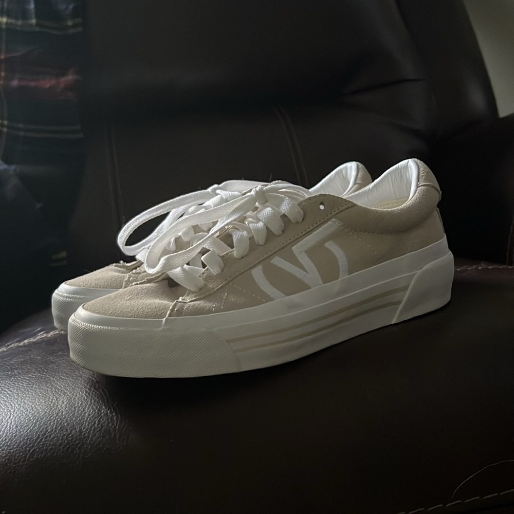 Vans Platform - image 2